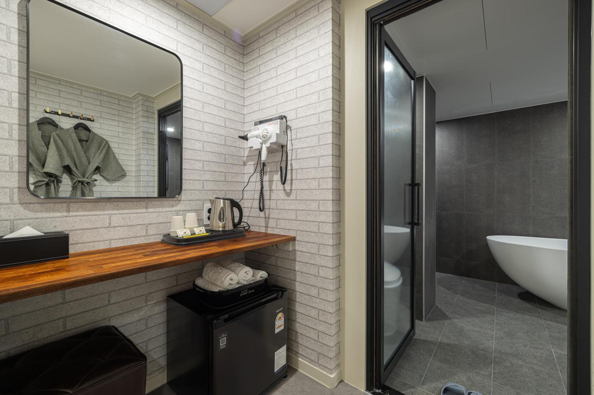 Hotel Stay Inn Сеул Экстерьер фото